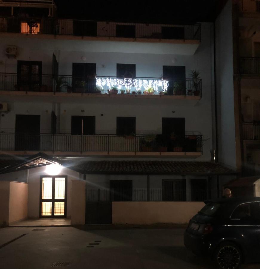 Il Giardino Della Reggia Acomodação com café da manhã Caserta Exterior foto